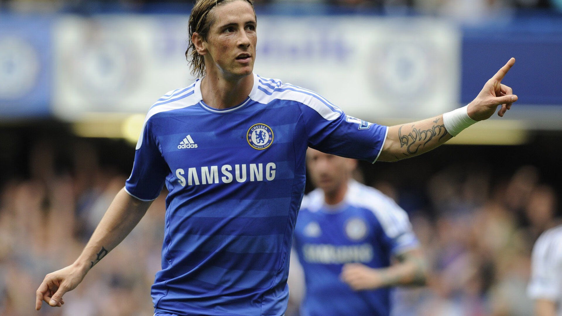 中立代表队B队员默契配合助力冲线