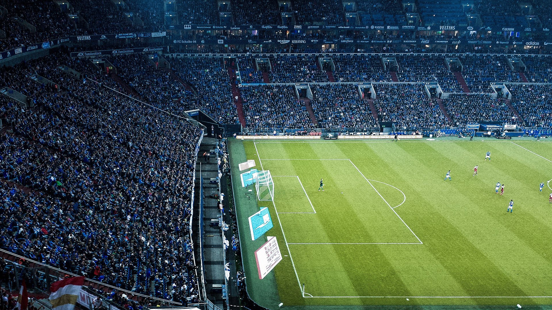 中超是否需要引入联赛全媒体内容监制制度，中超联赛允许球迷进场吗